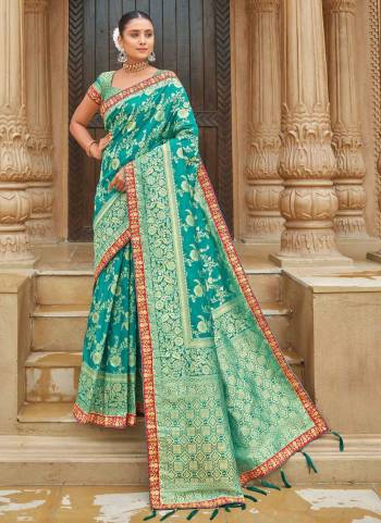 Grab These Beautiful Colored Saree Pair With Blosue.These Saree And Blouse Are Fabricated On Banarasi Silk.Its Beautified With Weaving Designer,Embroidery Border Work.