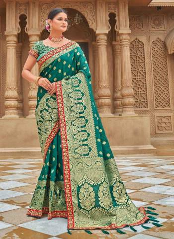 Grab These Beautiful Colored Saree Pair With Blosue.These Saree And Blouse Are Fabricated On Banarasi Silk.Its Beautified With Weaving Designer,Embroidery Border Work.