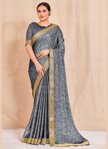 Grab These Fine Colored Saree Pair With Blouse.These Saree is Fabricated On Chiffon Pair With Banglori Silk Blouse.Its Beautified With Designer Printed Work.