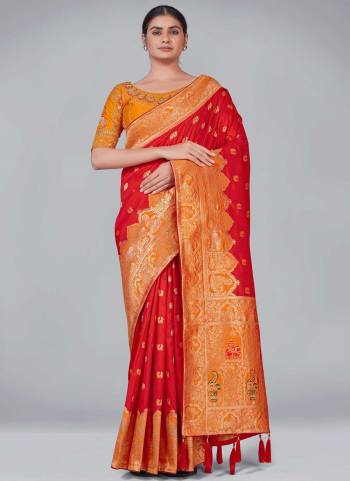 Grab These Festive Wear Saree in Fine Colored Pair With Blouse.These Saree And Blouse Are Fabricated On Banarasi Silk.Its Beautified With Wevon Designer,Embroidery Work.