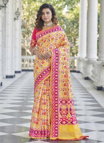 For A Festive Wear,Grab These Fine Colored Saree Pair With Blouse.These Saree And Blouse Are Fabricated On Patola Silk.Its Beautified With Patola Weaving Jari Work.