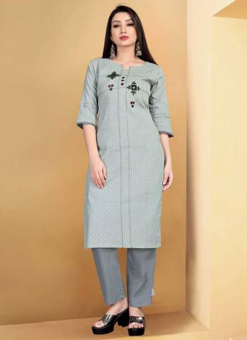 Grab These Casual Wear Readymade Pair in Fine Colored.These Top is Fabricated On Cotton Butti Pair With Ruby Slub Cotton Bottom.Its Beautified With Wevon Designer,Embroidery Work.