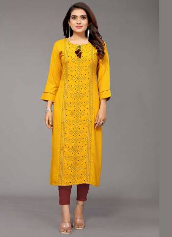 Grab These Beautiful Colored Kurti.These Kurti is Fabricated On Viscose Rayon Come With Thread Embroidery Work.