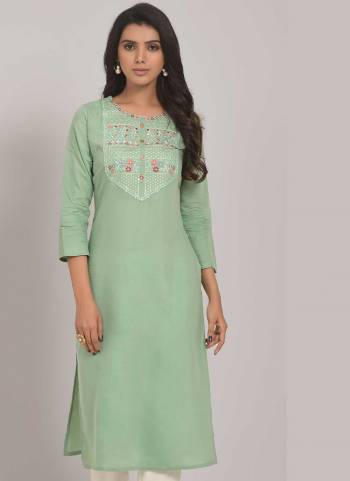 Grab These Casual Wear Kurti in Fine Colored.These Kurti is Fabricated On Muslin Cotton.Its Beautified With Thread,Sequance Embroidery Work.