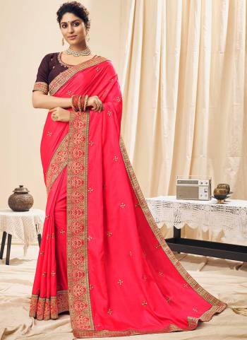 Grab These Saree in Fine Colored Pair With Blouse.These Saree is Fabricated On Two Tone Sana Silk Pair With Phantom Silk Blouse.Its Beautified With Resham,Jari Embroidery Work.