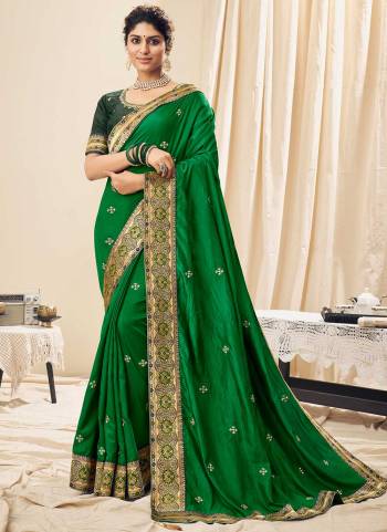 Grab These Saree in Fine Colored Pair With Blouse.These Saree is Fabricated On Two Tone Sana Silk Pair With Phantom Silk Blouse.Its Beautified With Resham,Jari Embroidery Work.