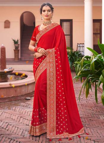 For A Beautiful Look,Grab These Saree in Fine Colored Pair With Blouse.These Saree is Fabricated On Vichitra Silk Pair With Phantom Silk Blouse.Its Beautified With Designer Jari Embroidery Work. 