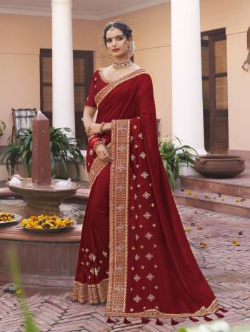 For A Beautiful Look,Grab These Saree in Fine Colored Pair With Blouse.These Saree is Fabricated On Vichitra Silk Pair With Phantom Silk Blouse.Its Beautified With Designer Jari Embroidery Work. 