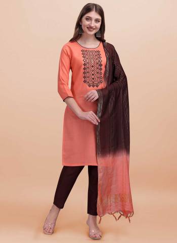 For A Casual Wear,Grab These Readymade Suit in Fine Colored.These Top And Botom Are Fabricated On Slub Cotton Pair With Cotton Silk Dupatta.Its Beautified With Designer Embroidery Work.