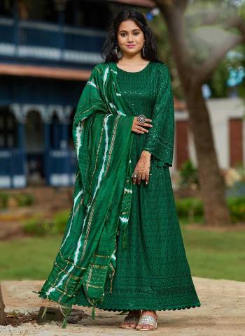 For A Bold And Beautuful Look,Grab These Readymade Kurti In Fine Colored.These kurti is Fabricated On Rayon Pair With Viscose Dupatta.Its Beautified With Chikan Embroidery And Golden Stripe Work.