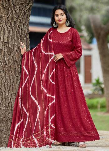 For A Bold And Beautuful Look,Grab These Readymade Kurti In Fine Colored.These kurti is Fabricated On Rayon Pair With Viscose Dupatta.Its Beautified With Chikan Embroidery And Golden Stripe Work.