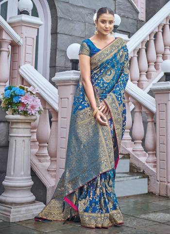 Grab These Festive Wear Saree in Fine Colored Pair With Blouse.These Saree And Blouse Are Fabricated On Banarasi Silk.Its Beautified With Weaving Jacquard Designer Work.