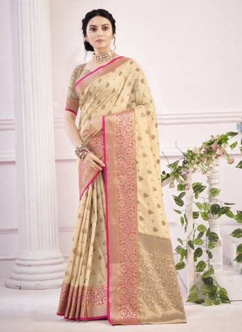 Grab These Festive Wear Saree in Fine Colored Pair With Blouse.These Saree And Blouse Are Fabricated On Handloom Cottonk.Its Beautified With Weaving Jacquard Designer Work.