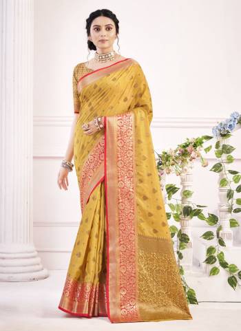 Grab These Festive Wear Saree in Fine Colored Pair With Blouse.These Saree And Blouse Are Fabricated On Handloom Cottonk.Its Beautified With Weaving Jacquard Designer Work.