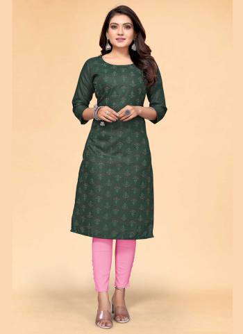 For A Casual Wear,Grab These Readymade Kurti in Fine Colored.These Kurti is Fabricated On Cotton Sulb.Its Beautified With Designer Printed Work.