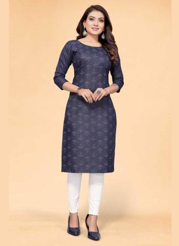 For A Casual Wear,Grab These Readymade Kurti in Fine Colored.These Kurti is Fabricated On Cotton Sulb.Its Beautified With Designer Printed Work.