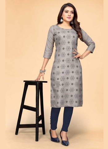 For A Casual Wear,Grab These Readymade Kurti in Fine Colored.These Kurti is Fabricated On Cotton Sulb.Its Beautified With Designer Printed Work.