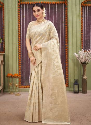 Grab These Saree in Fine Colored Pair With Blouse.These Saree And Blouse Are Fabricated On Linen.Its Beautified With Heavy Wevon Designer Work.