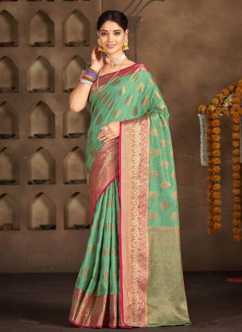 Grab These Saree in Fine Colored pair With Blouse.These Saree And Blouse Are Fabricated On Handloom Cotton.Its Beautified With Heavy Wevon Designer Work.