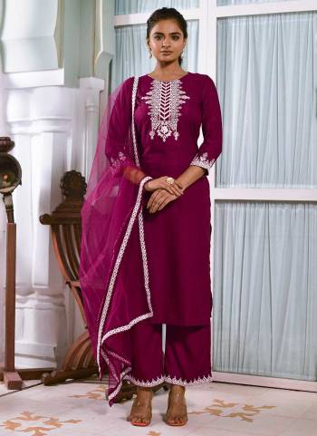 For A Festive Wear,Grab These Readymade Suit in Fine Colored.These Top And Bottom Are Fabricated On Viscose Rayon Blend Pair With Net Dupatta.Its Beautified With Designer Embroidery Work.