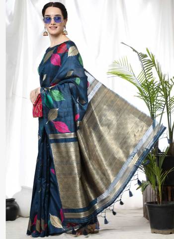 Grab These Different Looking Saree in Fine Colored.These Saree And Blouse Are Fabricated On Tussar Silk.its Beautified With Heavy Wevon Designer Work.