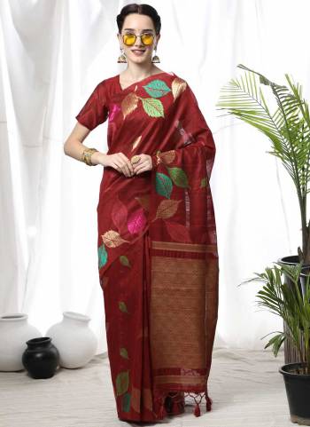 Grab These Different Looking Saree in Fine Colored.These Saree And Blouse Are Fabricated On Tussar Silk.its Beautified With Heavy Wevon Designer Work.