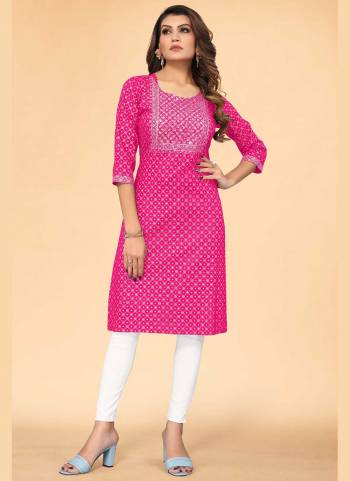 Grab These Casual Wear Kurti in Fine Colored.These kurti is Fabricated On Viscose Rayon.Its Beautifed With Foil Printed,Embroidery Work.