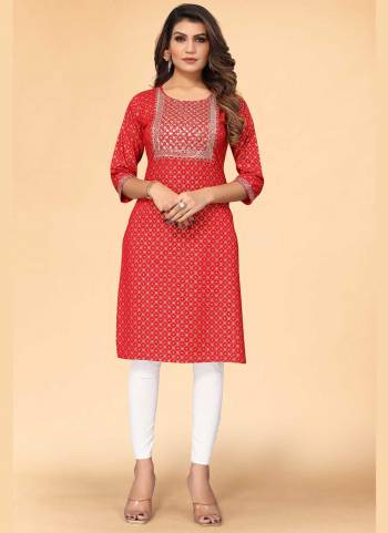 Grab These Casual Wear Kurti in Fine Colored.These kurti is Fabricated On Viscose Rayon.Its Beautifed With Foil Printed,Embroidery Work.