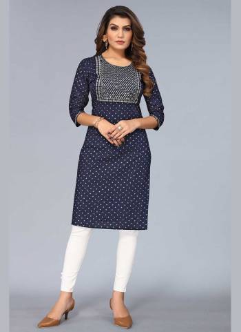 Grab These Casual Wear Kurti in Fine Colored.These kurti is Fabricated On Viscose Rayon.Its Beautifed With Foil Printed,Embroidery Work.