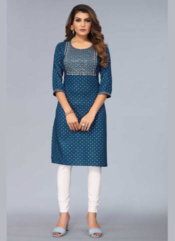 Grab These Casual Wear Kurti in Fine Colored.These kurti is Fabricated On Viscose Rayon.Its Beautifed With Foil Printed,Embroidery Work.