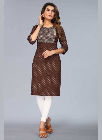 Grab These Casual Wear Kurti in Fine Colored.These kurti is Fabricated On Viscose Rayon.Its Beautifed With Foil Printed,Embroidery Work.