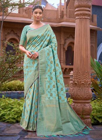 For A festive Wear,Grab These Saree in Fine Colored.These Saree And Blouse Are Fabricated On Banarasi Silk.its Beautified With Weaving Designer Work.