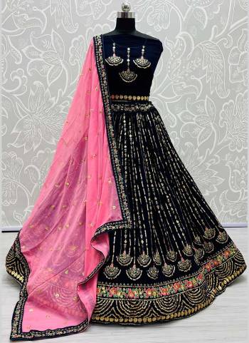 Grab These Beautiful Looking Lehenga Choli in Fine Colored.These Lehenga And Blouse Are Fabricated On Georgette Pair With Georgette Blouse.Its Beautified With German Jari, Multi Thread Embroidery Work.