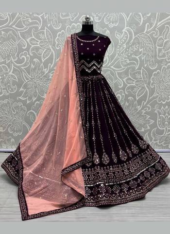 Grab These Beautiful Looking Lehenga Choli in Fine Colored.These Lehenga And Blouse Are Fabricated On Georgette Pair With Georgette Blouse.Its Beautified With German Jari, Multi Thread Embroidery Work.