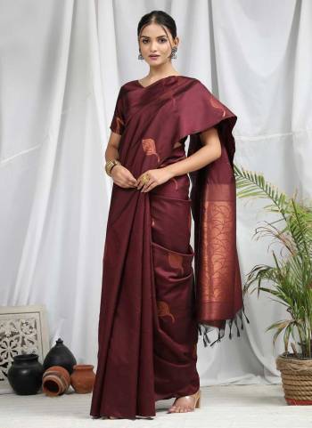 Grab These Beautiful Colored Saree Pair With Blouse.These Saree And Blouse Are Fabricated On Soft Silk.Its Beautified With Wevon Copper Jari Pallu Butti Designer Work.