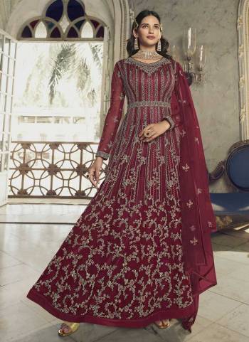 Grab These Designer Suit in Fine Colored Pair WithBottom And Dupatta.These Top And Dupatta Are Fabricated On Butterfly Net Pair With Satin Bottom.Its Beautified With Heavy Designer Embroidery Work.