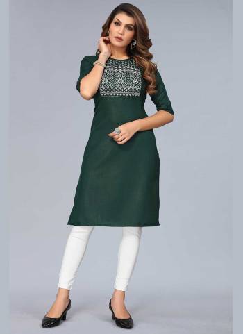 Grab These Fine Colored Kurti.These Kurti is Fabricated On Slub Cotton.Its Beautified With Mirror Embroidery Work.