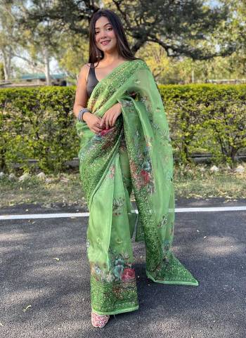 For Bold And Beautiful Look,Grab These Saree in Fine Colored.These Saree is Fabricated On Organza Pair With Satin Banglori Blouse.Its Beautified With  Digital Printed,Embroidery Work.