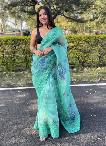 For Bold And Beautiful Look,Grab These Saree in Fine Colored.These Saree is Fabricated On Organza Pair With Satin Banglori Blouse.Its Beautified With  Digital Printed,Embroidery Work.