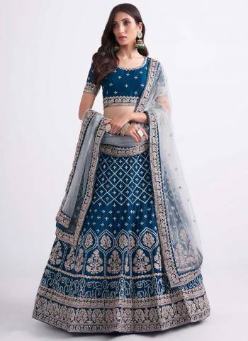 Grab These Designer Looking Lehenga Choli in Fine Colored.These Lehenga And Blouse Are Fabricated On Silky Georgette Pair With Net Dupatta.Its Beautified With Designer Work.