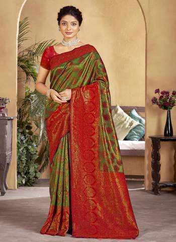 Grab These Saree in Pretty Colored.These Saree and Blouse Are Fabricated On Silk.Its Beautified With Heavy Woven Zari Work.