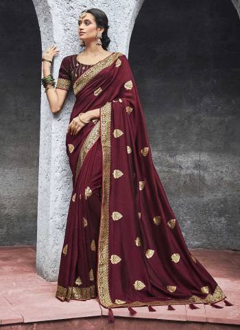 Grab These Fine Colored Saree Pair With Blouse.These Saree is Fabricated On Vichitra Silk Pair With Phantom Silk Blouse.Its Beautified With Designer Jari Embroidery Work.