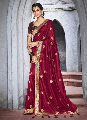 Grab These Fine Colored Saree Pair With Blouse.These Saree is Fabricated On Vichitra Silk Pair With Phantom Silk Blouse.Its Beautified With Designer Jari Embroidery Work.