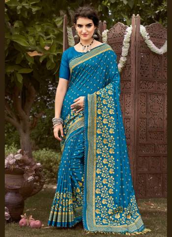 Grab These Casual Wear Saree in Fine Colored.These Saree is Fabricated On Vichitra Silk Pair With Art Silk Blouse.Its Beautified With Designer Khadi Printed Work.