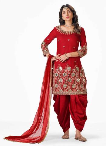 Grab These Beautiful Colored Suit Pair Wth Bottom And Dupatta.These Top is Fabricated On Faux Georgette Pair With Santoon Bottom And Soft Net Dupatta.Its Beautified With Heavy Mirror Embroidery Work.