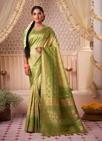 For A Beautiful Look, Grab These Fine Colored Saree.These Saree And Blouse Are Fabricated On Raw Silk.Its Beautified With Heavy Wevon Designer Work .