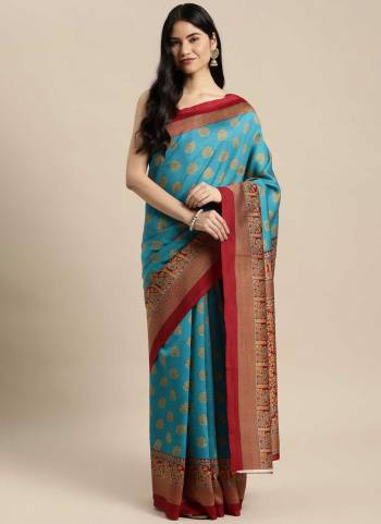 Grab These Casual Wear Saree in Fine Colored.These Saree And Blouse Are Fabricated On Art Silk.Its Beautified With Designer Printed Work.