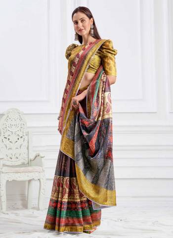 Grab These Saree in Fine Colored Pair With Blouse.These Saree And Blouse Are Fabricated On Crepe.Its Beautified With Fancy Designer Printed Work.