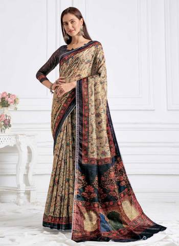 Grab These Saree in Fine Colored Pair With Blouse.These Saree And Blouse Are Fabricated On Crepe.Its Beautified With Fancy Designer Printed Work.