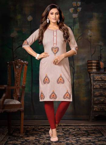 Grab These Readymade Kurti in Fine Colored.These Kurti is Fabricated On Handloom Cotton.Its Beautified With Designer Embroidery Work.